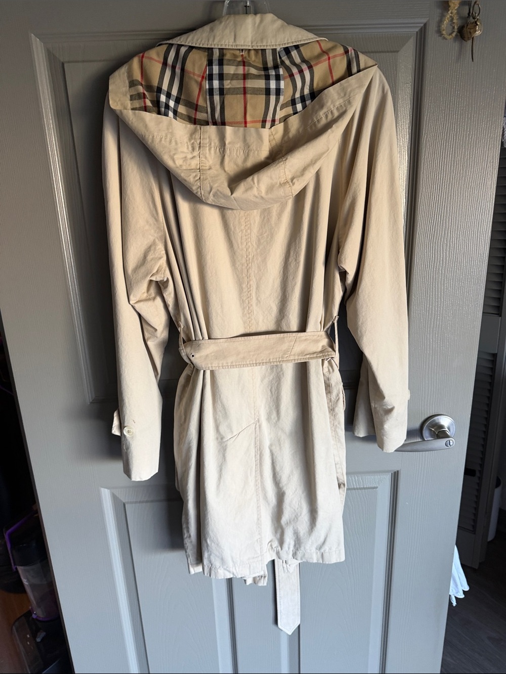 Burberry Cream Trench Coat with Signature Check Lining - Picture 7 of 7
